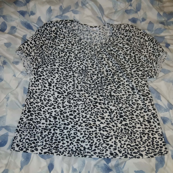 Denim&Co Tops - Denim&Co Black and White Animal Print Top